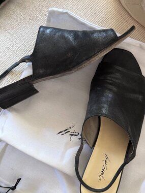 Maison Margiela Black Flat Sandal MW3281, size 39.5